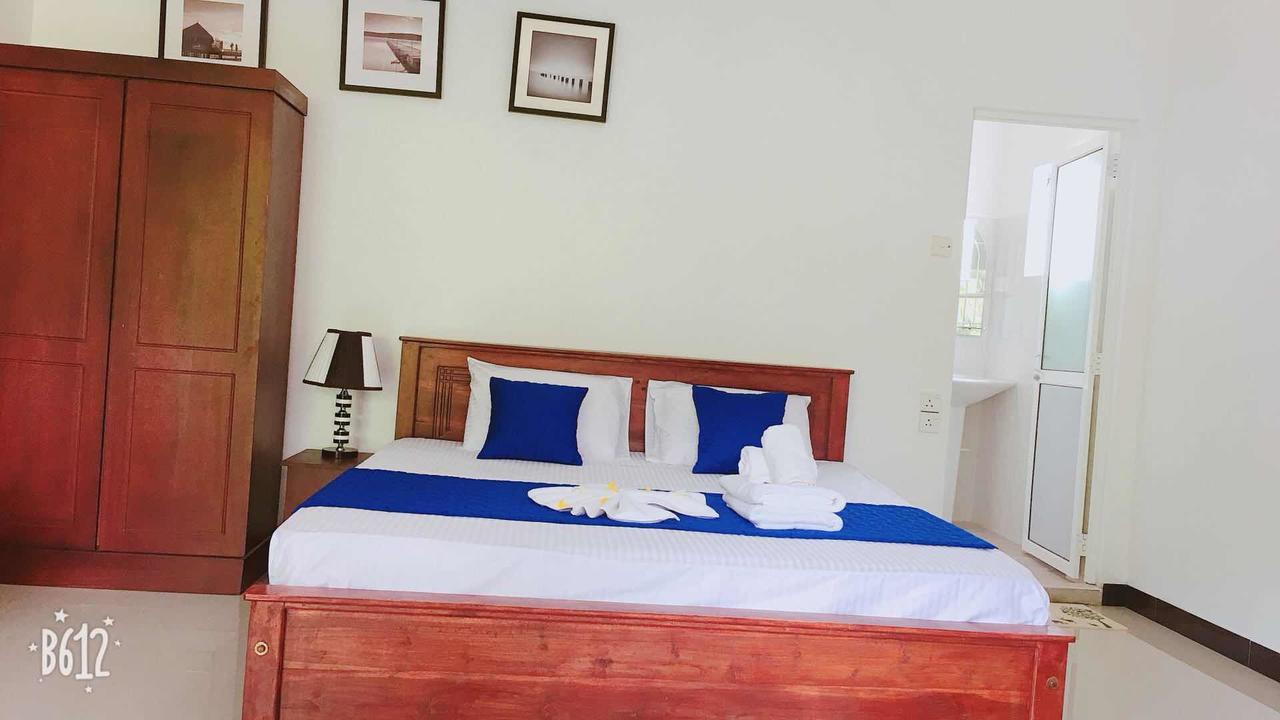Blue Whale Holiday Hotel Mirissa Exterior photo