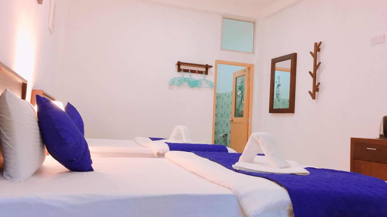 Blue Whale Holiday Hotel Mirissa Exterior photo