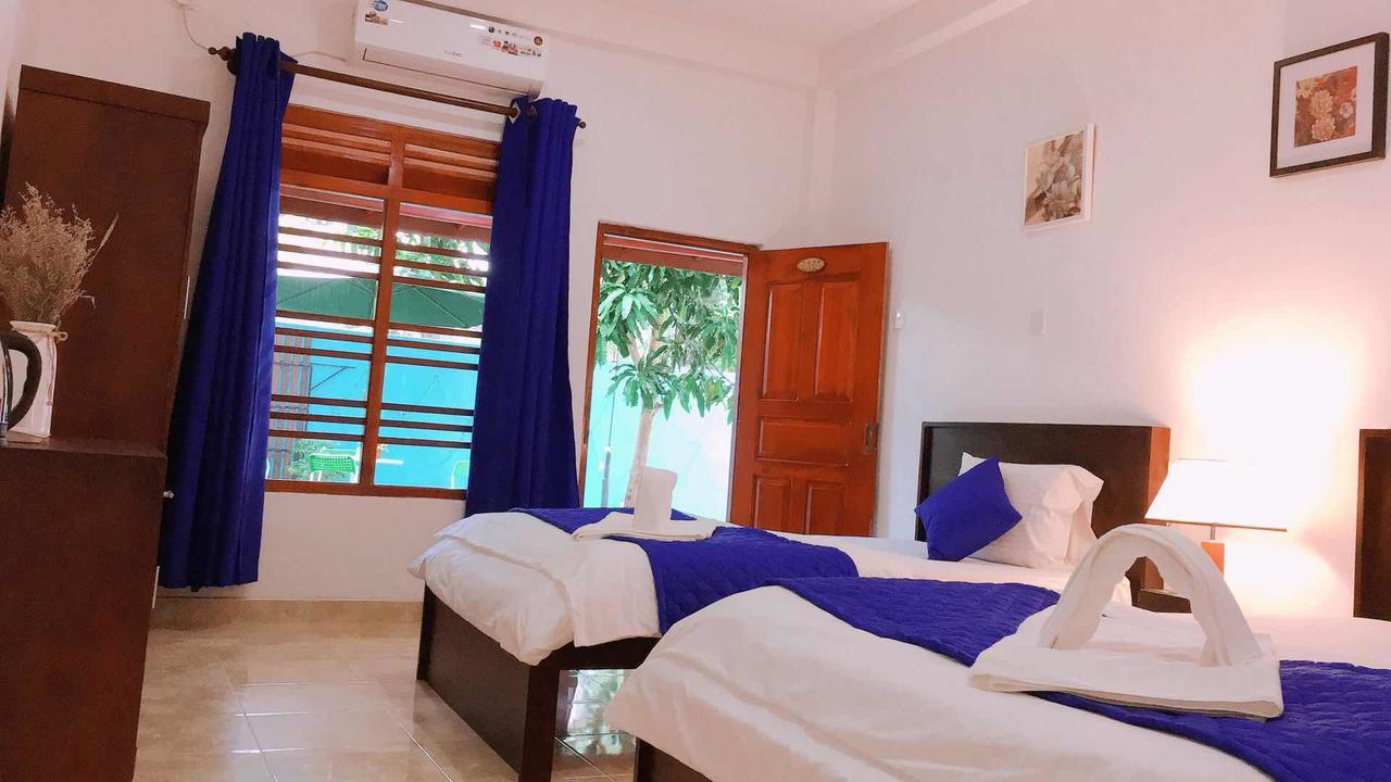 Blue Whale Holiday Hotel Mirissa Exterior photo