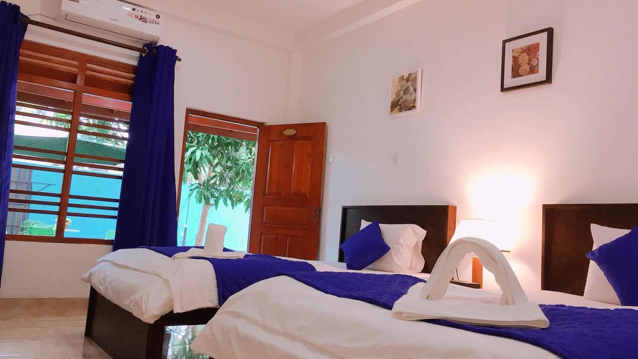 Blue Whale Holiday Hotel Mirissa Exterior photo
