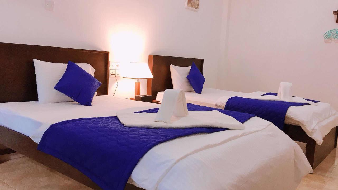 Blue Whale Holiday Hotel Mirissa Exterior photo