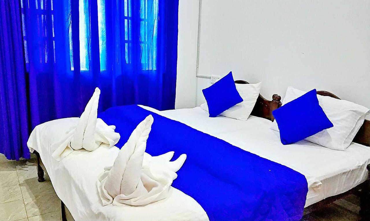 Blue Whale Holiday Hotel Mirissa Exterior photo